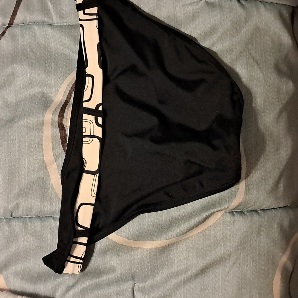 Bikini Bottom - Picture 2 of 2